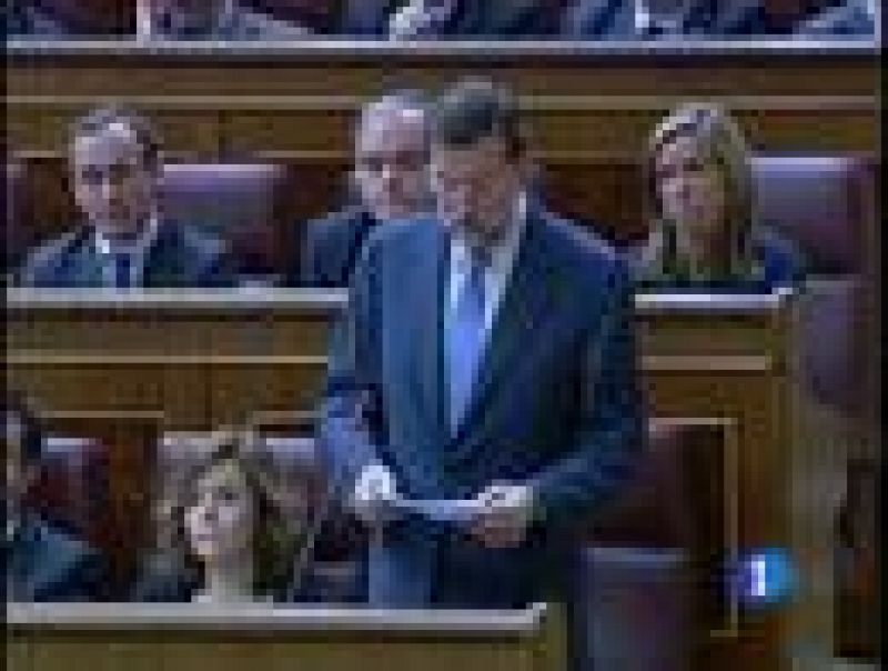 El líder del PP insiste en que Zapatero ha perdido credibilidad a la luz de las cifras del paro