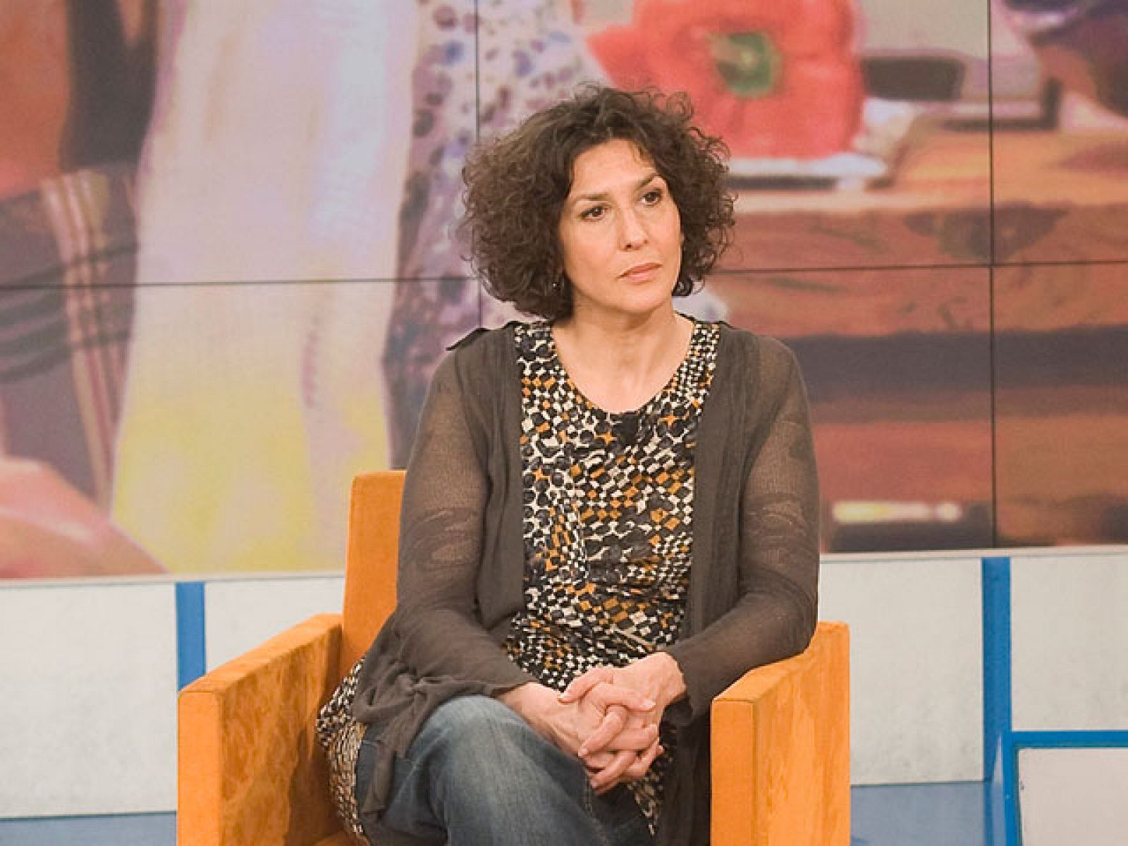 La mañana de la 1 - Elvira Mínguez es Clara Campoamor