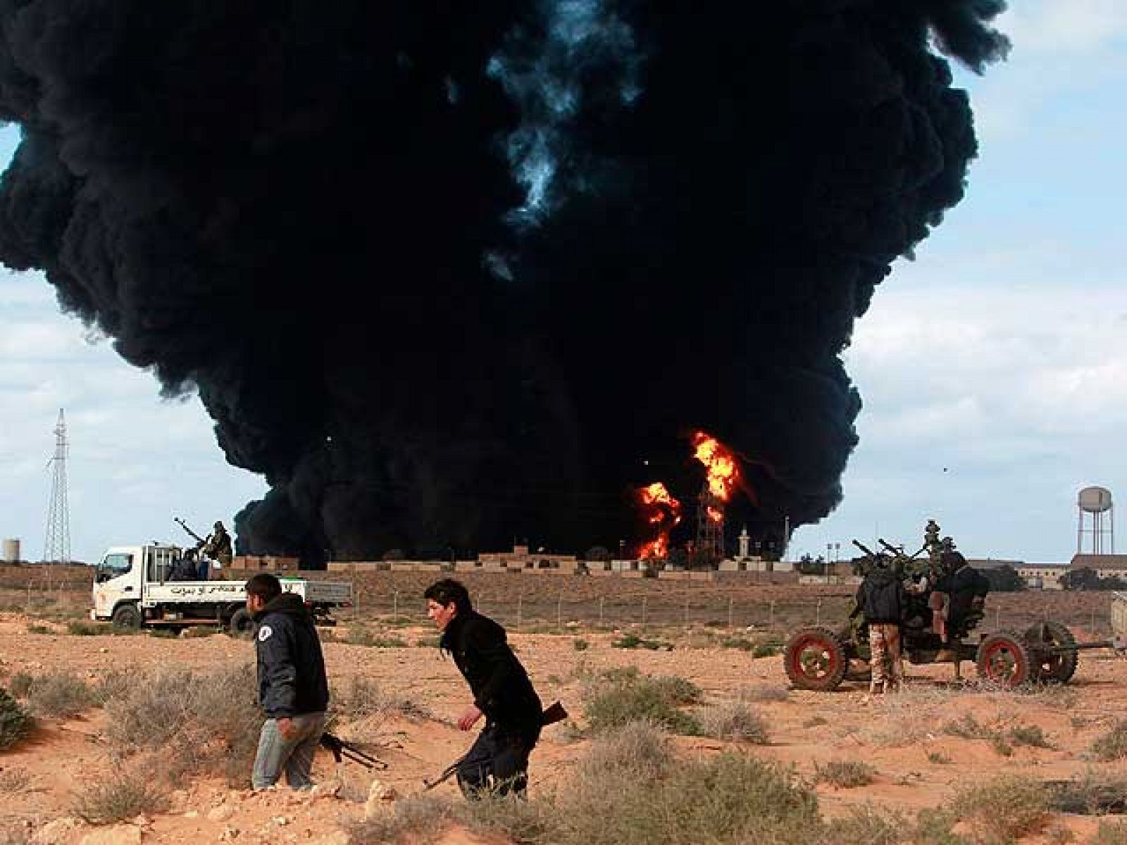La Unión Europea debatirá sobre si es conveniente o no recibir a los representantes de los rebeldes libios y discutirá nuevas medidas de presión contra el dictador Muamar el Gadafi.