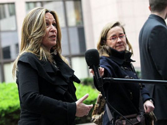  - Trinidad Jiménez reconoce que España mantiene contacto con los rebeldes libios