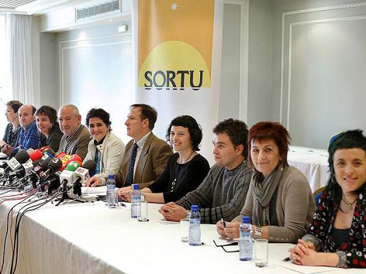 Telediario 1 - Sortu se desmarca de ETA