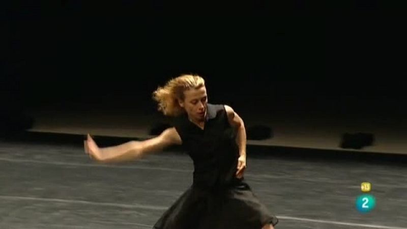 Imágenes del trabajo que Raimund Hoghe, el dramaturgo de Pina Bausch, presentó en el Mercat de les Flors