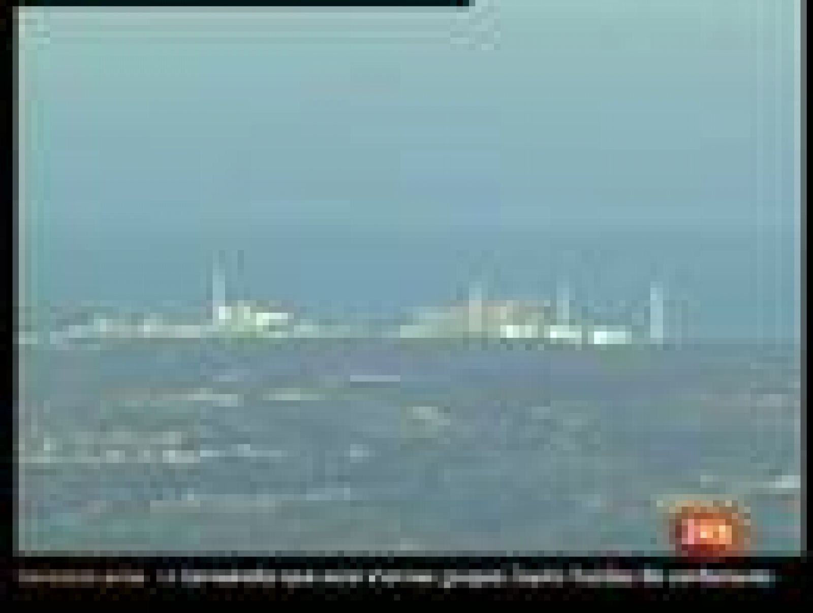 Se derrumba parte del edificio de la central nuclear de Fukushima después de una explosión | Ver