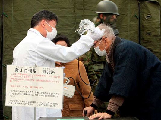 Telediario 1 - El CSN, atento a Japón