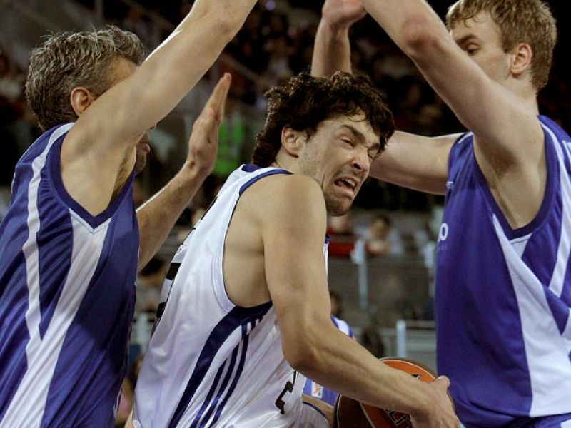 El Real Madrid consiguió ante el Meridiano Alicante, el primer equipo que le derrotó esta temporada, una cómoda victoria, por 80-62, que sirvió para que jugadores y afición se reconciliaran y para que se atemperaran los ánimos de todos.