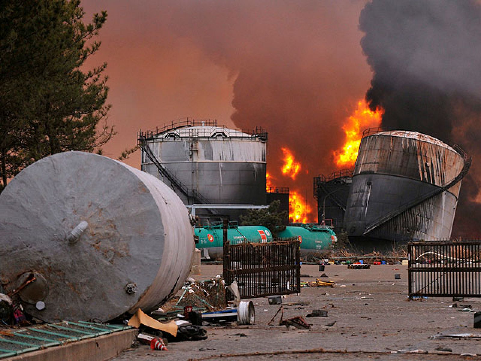 Telediario de Fin de semana en cuatro minutos - 13/03/11 | Ver