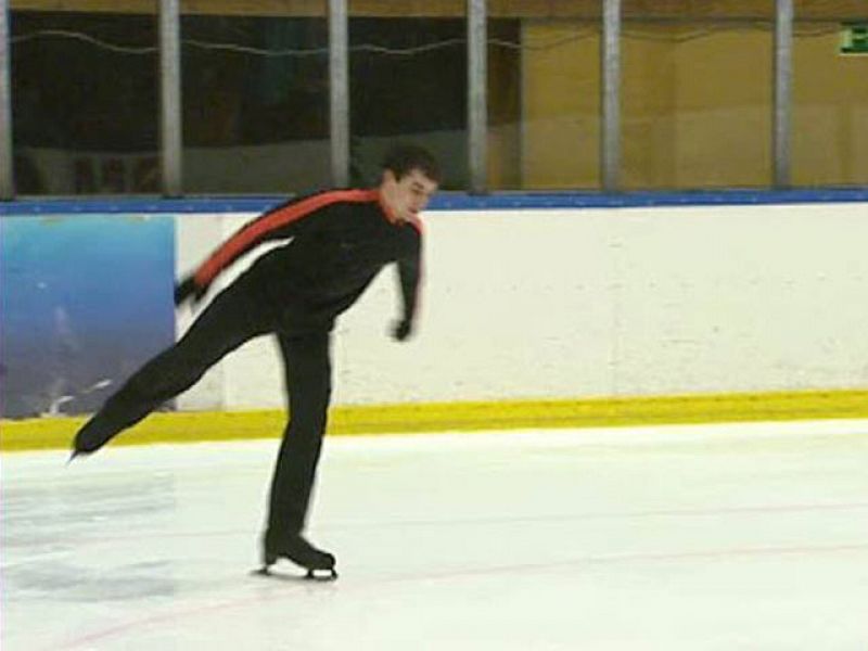 El terremoto que ha asolado Japón ha propiciado la suspensión del Mundial de patinaje que iba a acoger Tokio del 21 al 29 de marzo. El patinador español Javier Fernández ha lamentado la situación del país asiático.