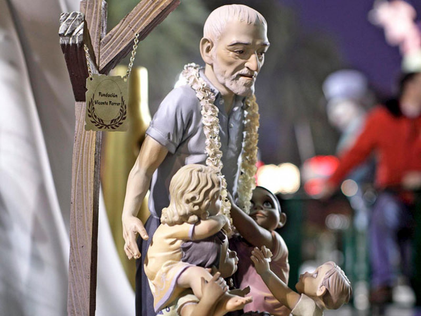 El ninot infantil que representa a Vicente Ferrer se salvará de las llamas por elección popular. Y duelo de titanes en la máxima categoria entre dos hermanos.