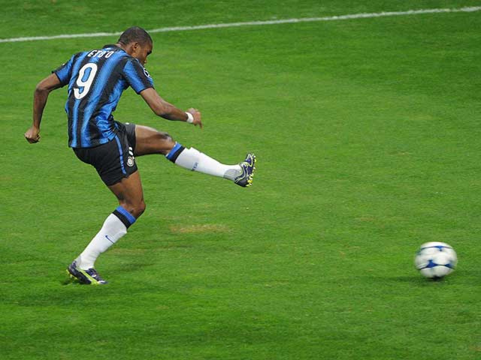 Eto'o metió el gol de la esperanza (0-1) | Ver