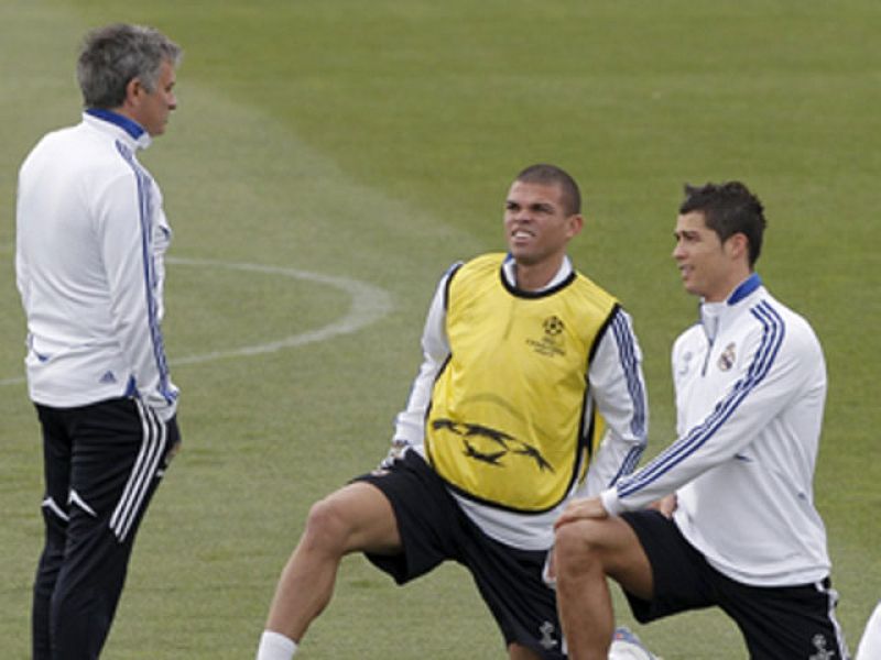   El Real Madrid ya está concentrado en la capital con el único objetivo de eliminar al Olympique de Lyon y pasar a cuartos de final de la Champions. En contra, tienen la racha de 6 años sin superar esta fase. A favor, que el Real Madrid no ha recibi