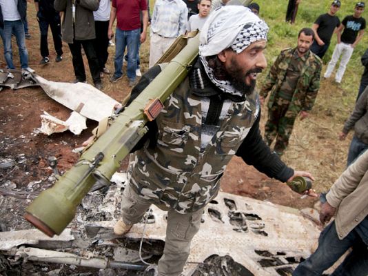 Telediario 1 - Gadafi anuncia "bombardeos sin piedad" contra Bengasi esta noche