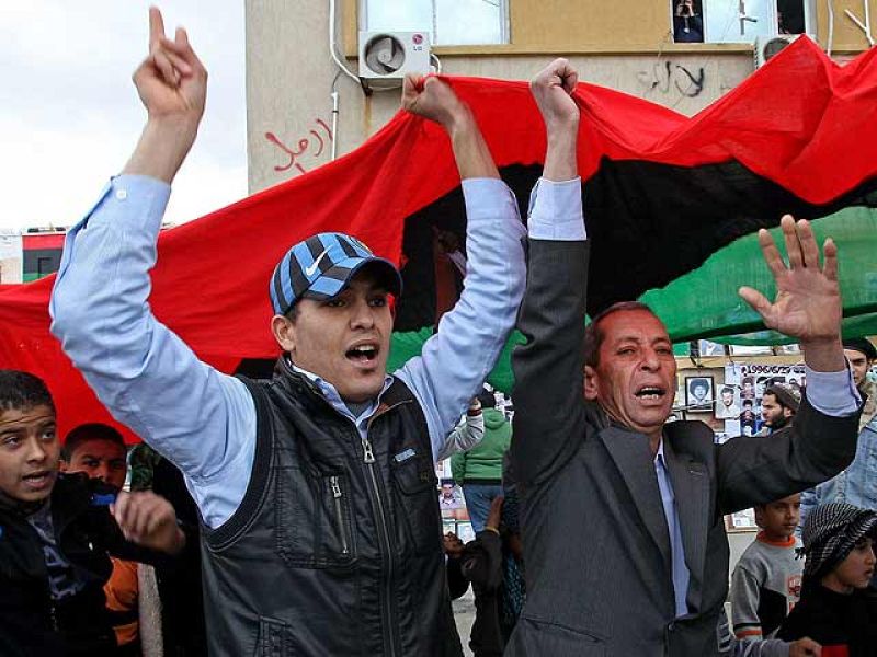 Gadafi dice que está preparado para un alto el fuego y los opositores libios festejan la resolución de la ONU