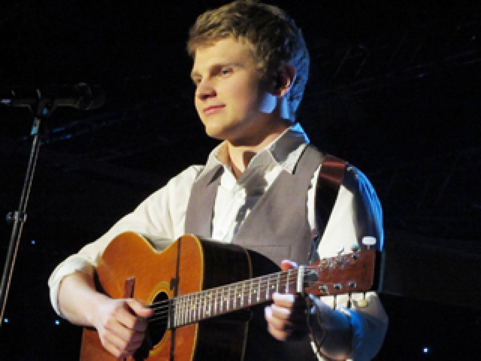 Eurovisión 2011 - Paradise Oskar representa a Finlandia con "Da da dam" - Eurovisión | Ver