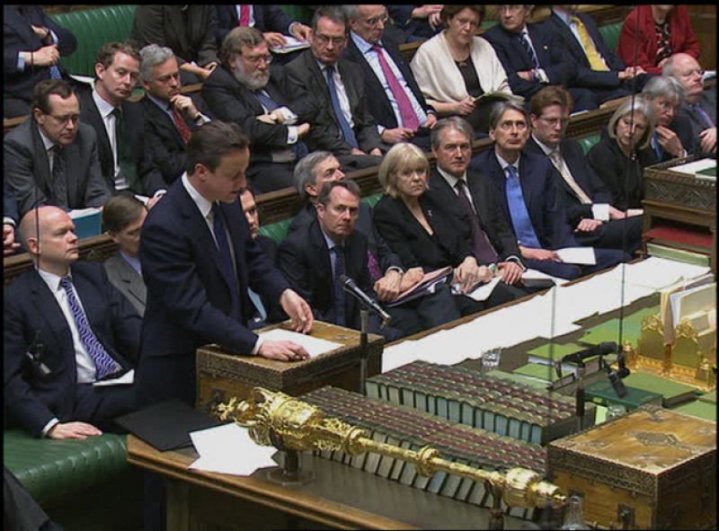  Cameron argumenta la intervención en Libia 