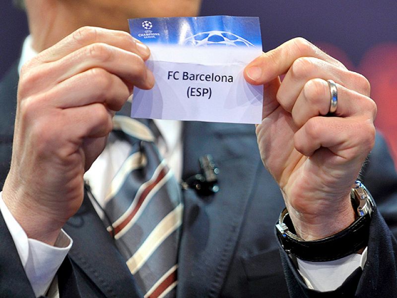 El sorteo de Champions no ha dejado un Madrid-Barça en cuartos, pero podría llegar en semifinales. Sí ha cruzado a dos ingleses, Manchester United y Chelsea. Y todo, de la mano de Gary Lineker.