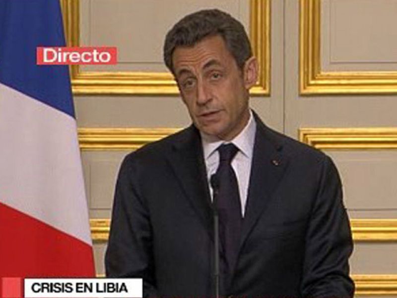 Sarkozy: "nuestros aviones ya evitan los ataques" del ejército libio