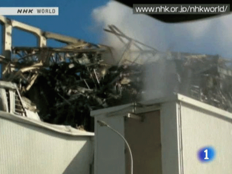 Siguen las labores para estabilizar los reactores de la central de Fukushima, que después cerrará 