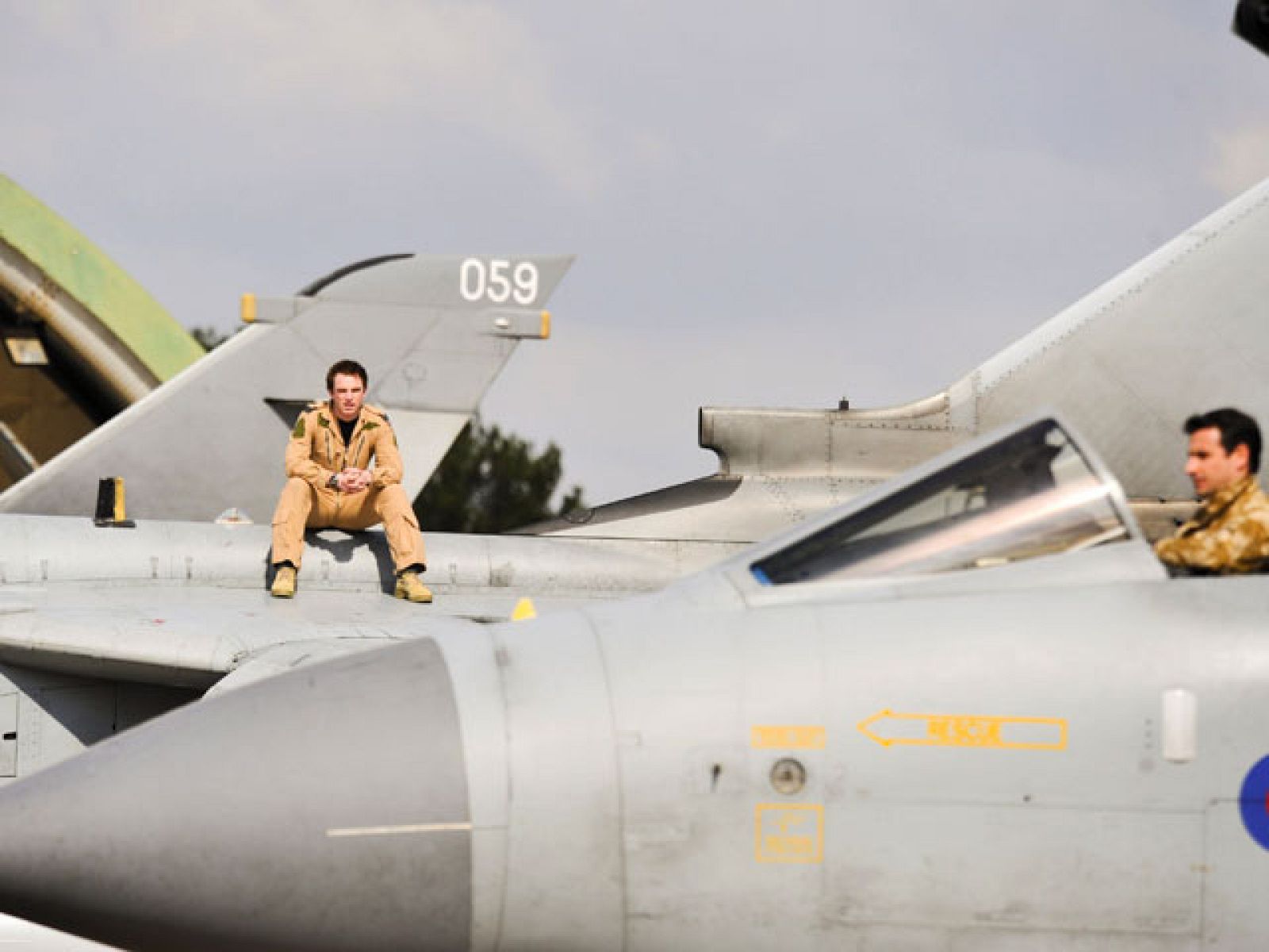 La comunidad internacional debate el papel de la OTAN en Libia