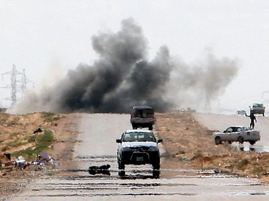 Telediario 1 - Cuarto día de baterías antiaéreas en Trípoli mientras Gadafi sigue atacando civiles