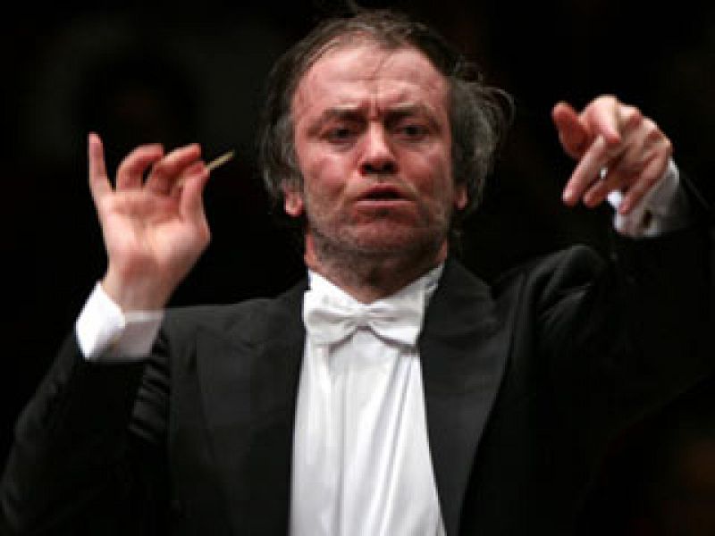 'Programa de mano' ha entrevistado al director de orquesta ruso Valery Gergiev  durante su último concierto en Madrid con la Orquesta del Teatro Mariinsky de San Petersburgo, de la que es titular junto con la Sinfónica de Londres.