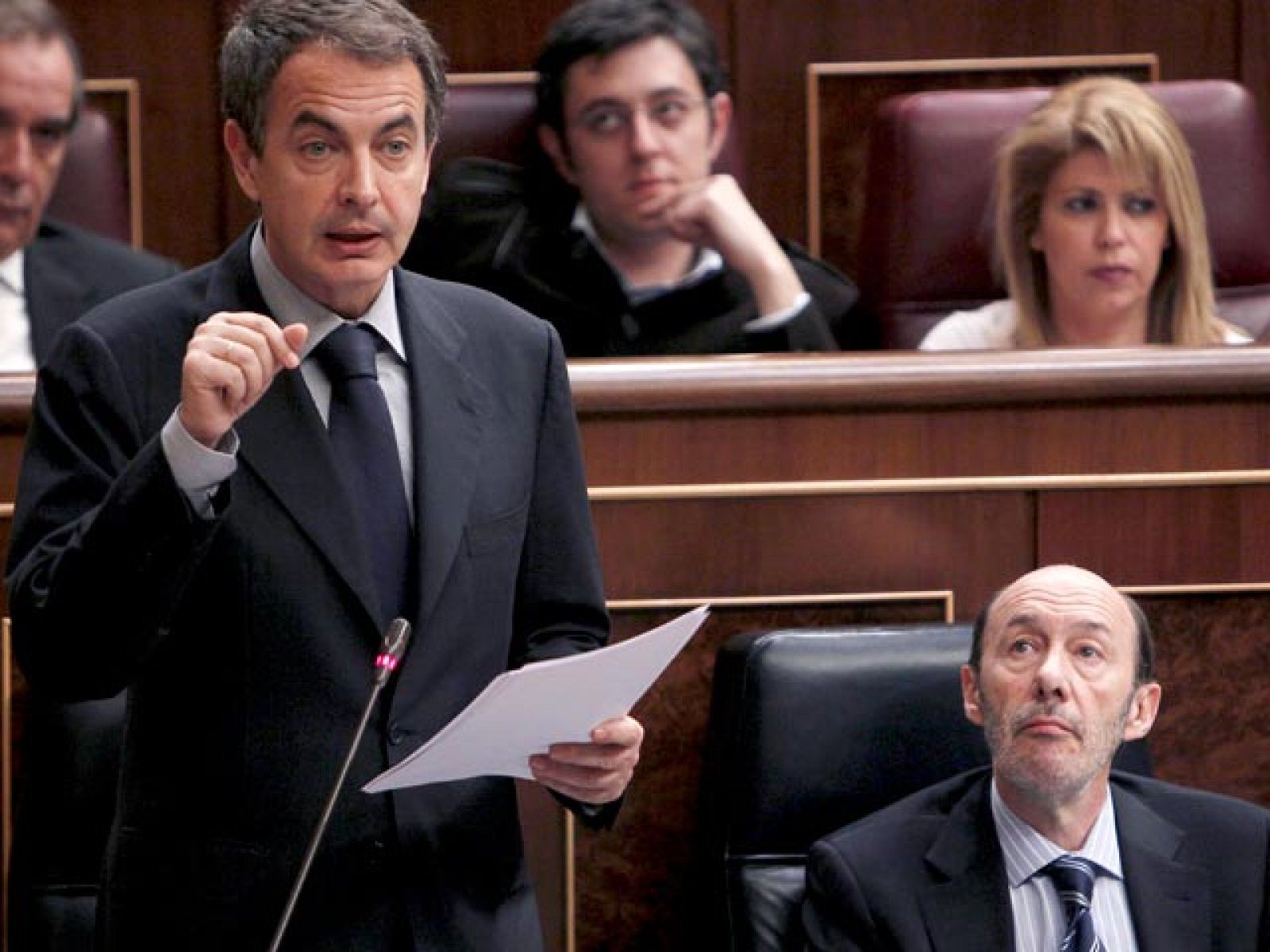 Zapatero recuerda a Rajoy las medidas para pymes
