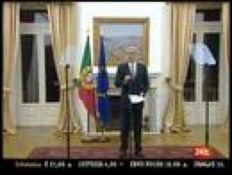 El riesgo de una crisis política acerca a Portugal al rescate y a Sócrates, a la dimisión