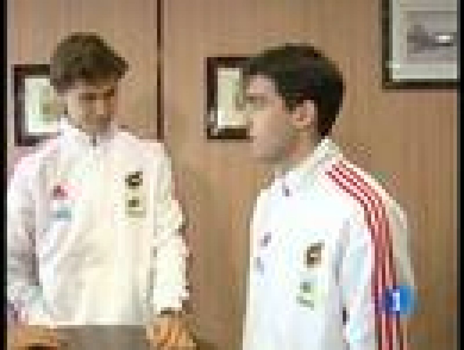 Tres jugadores del Athletic de Bilbao han sido convocados por Vicente del Bosque: Javi Martínez, Iraola  y Fernando Llorente.