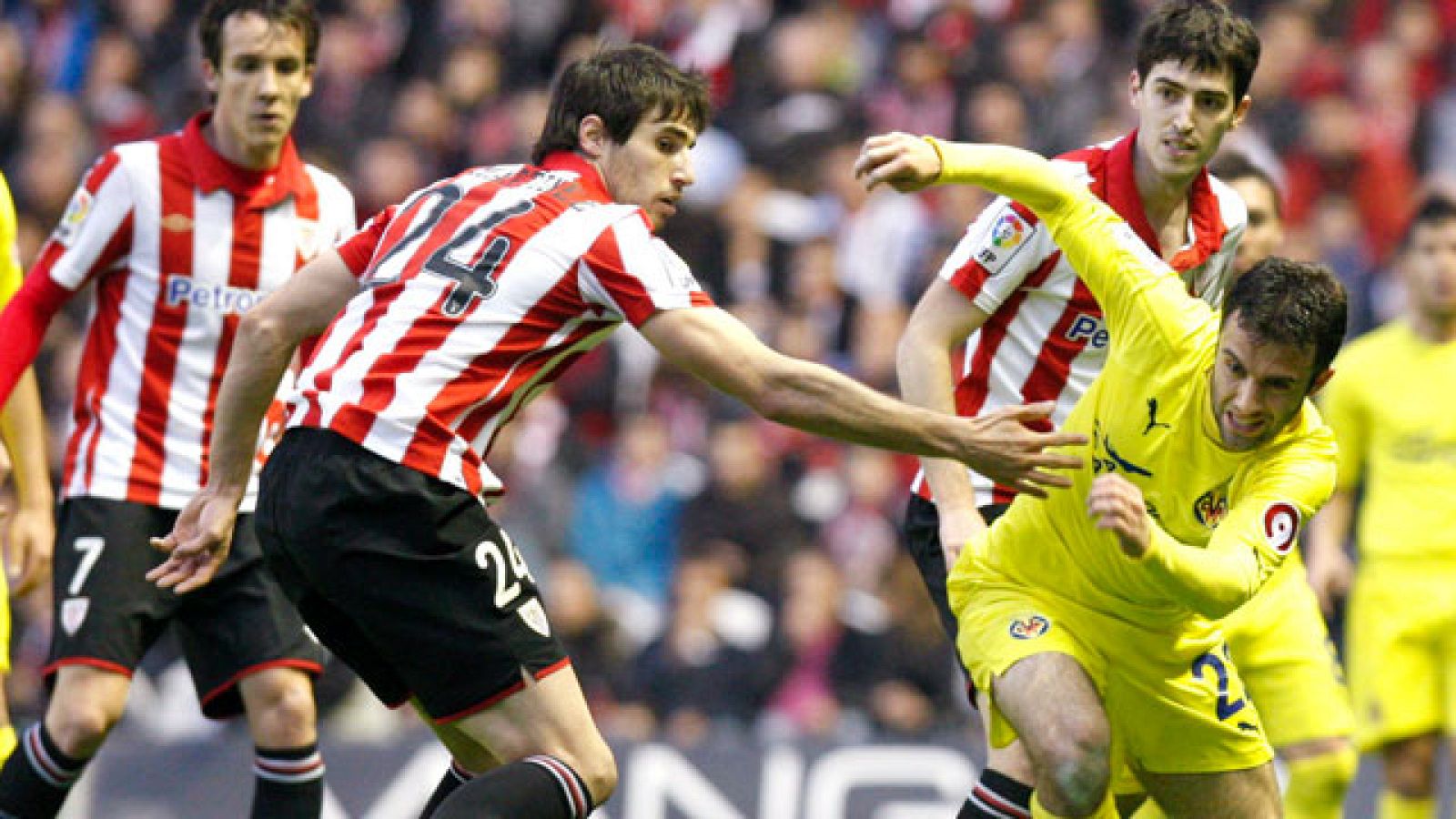 La próxima jornada de liga ha enfrentado a los clubes de primera división. 13 están a favor de que no se juege esa jornada mientras que los 7 dicen que disputarán sus partidos. El problema ha surgido en el seno de la LFP porque quieren que el Gobierno quite la obligatoriedad de emitir un partido en abierto cada jornada. Si finalmente hay paro liguero, el calendario correría una semana y el final de la liga se retrasaría hasta el 12 de junio.