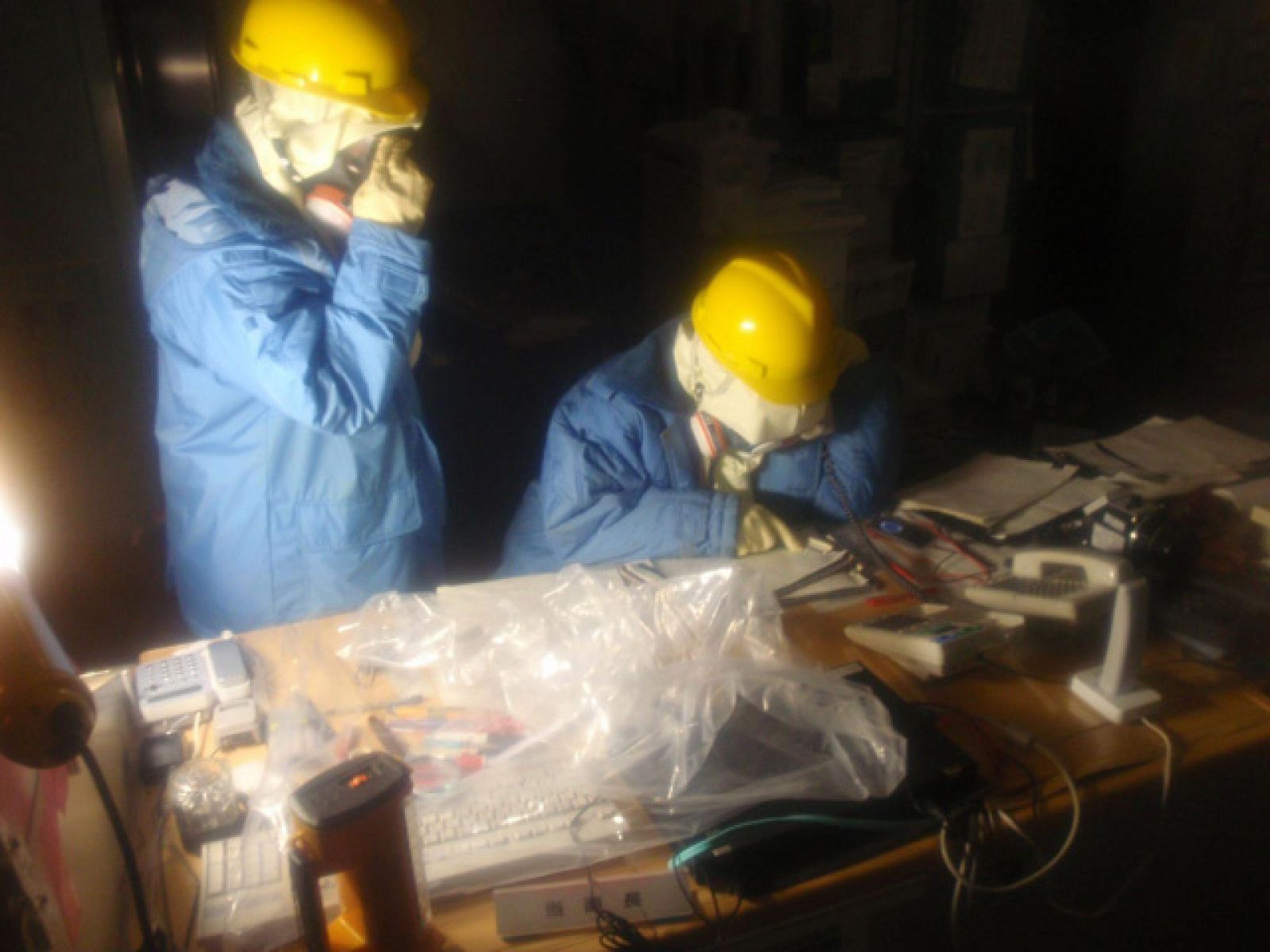 Hospitalizados dos operarios de Fukushima