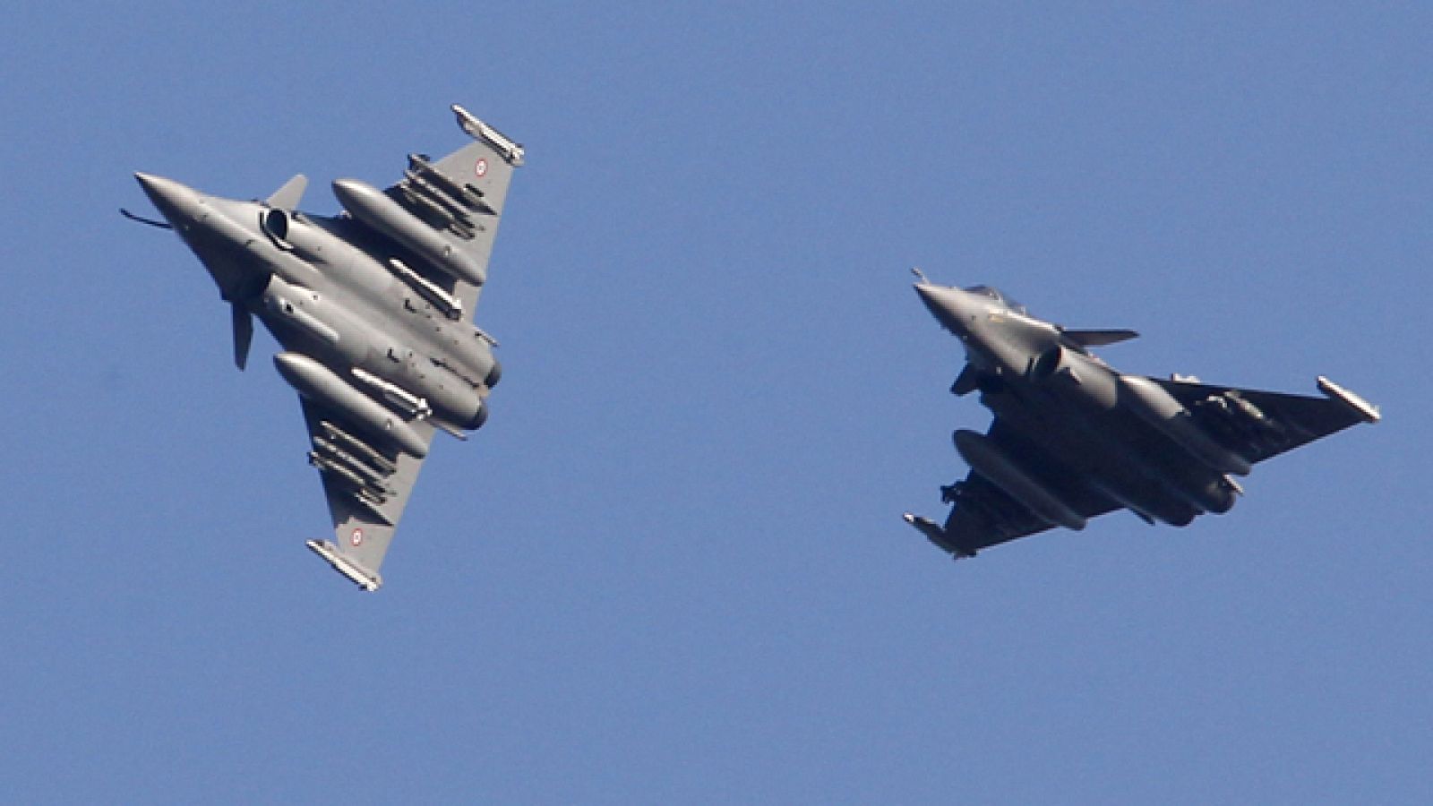 La alianza internacional bombardea objetivos militares en Trípoli y otros feudos de Gadafi