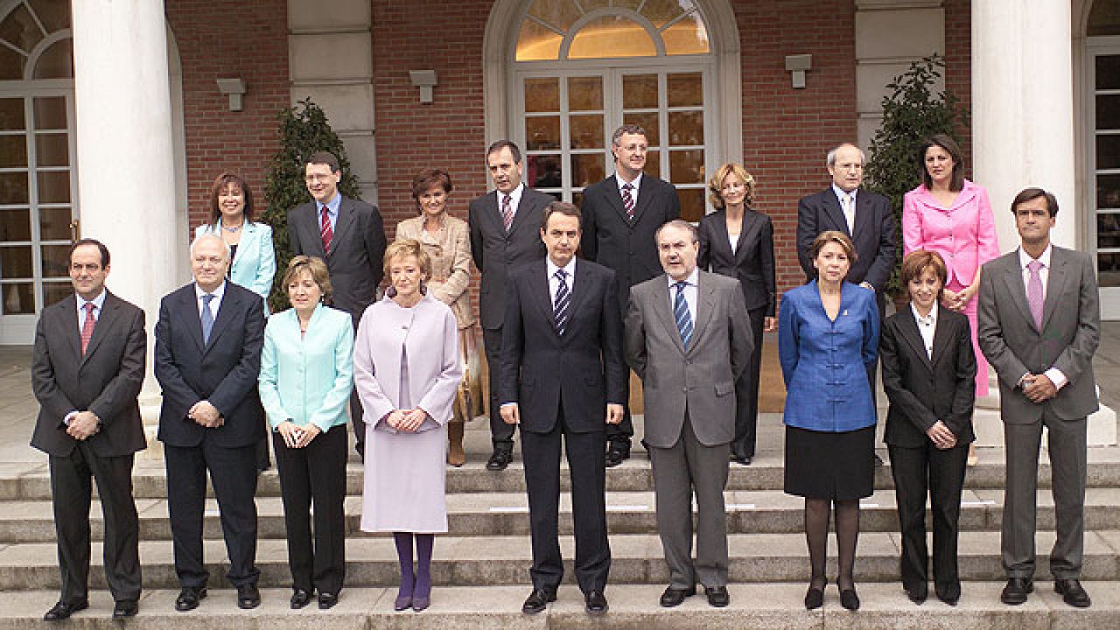 El primer Gobierno paritario de Zapatero