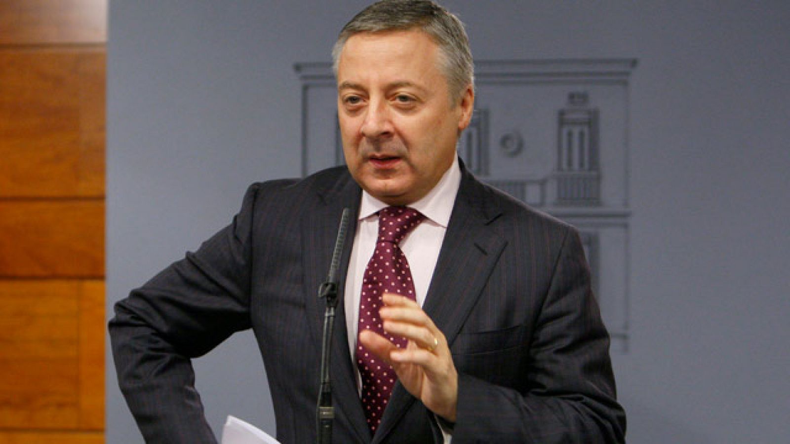 Blanco considera una "buena noticia" la desconvocatoria de huelga en AENA