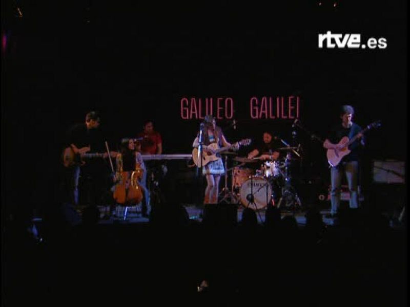 En la Sala Galileo Galilei, Conchita, una joven compositora y cantante, ha comenzado la gira de su disco 'Nunca más'.