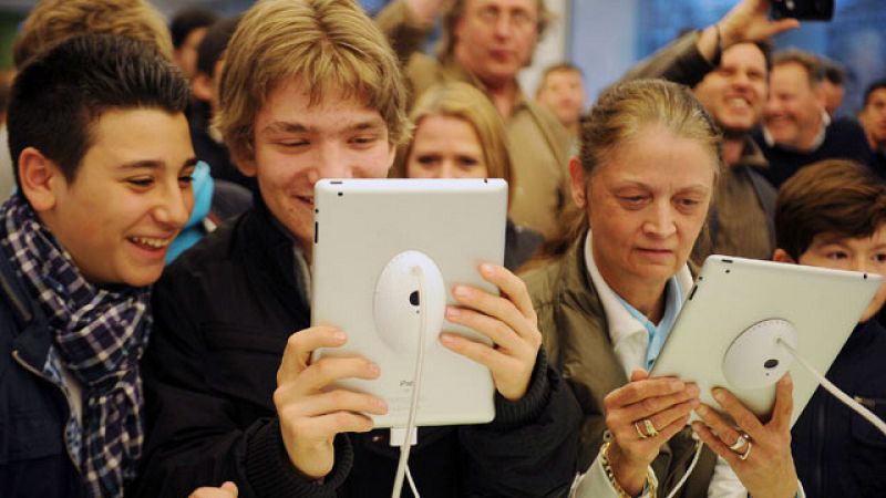 Zoom Net - iPad 2, Piranha 3D y lo nuevo de Castlevania - 26/03/11 