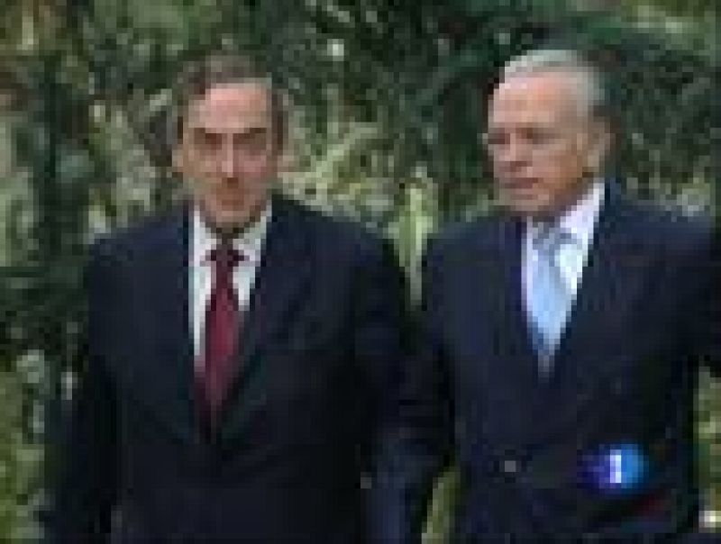 Más de 40 empresarios han acudido este sábado a Moncloa convocados por el presidente Zapatero. 