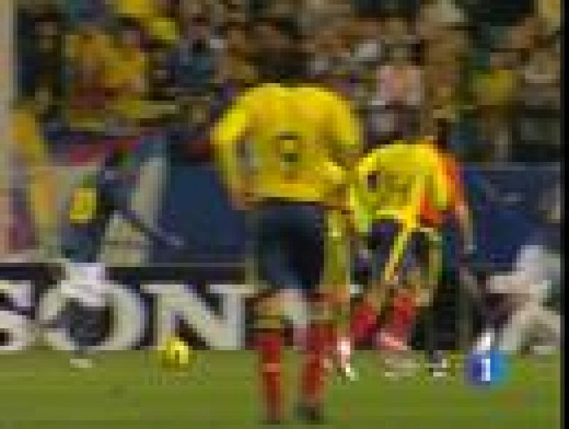 La selección colombiana se llevó el partido frente a Ecuador disputado en el Vicente Calderón con un cómodo 2-0. El color de las gradas quedó ensombrecido por los incidentes que se produjeron tras el partido.