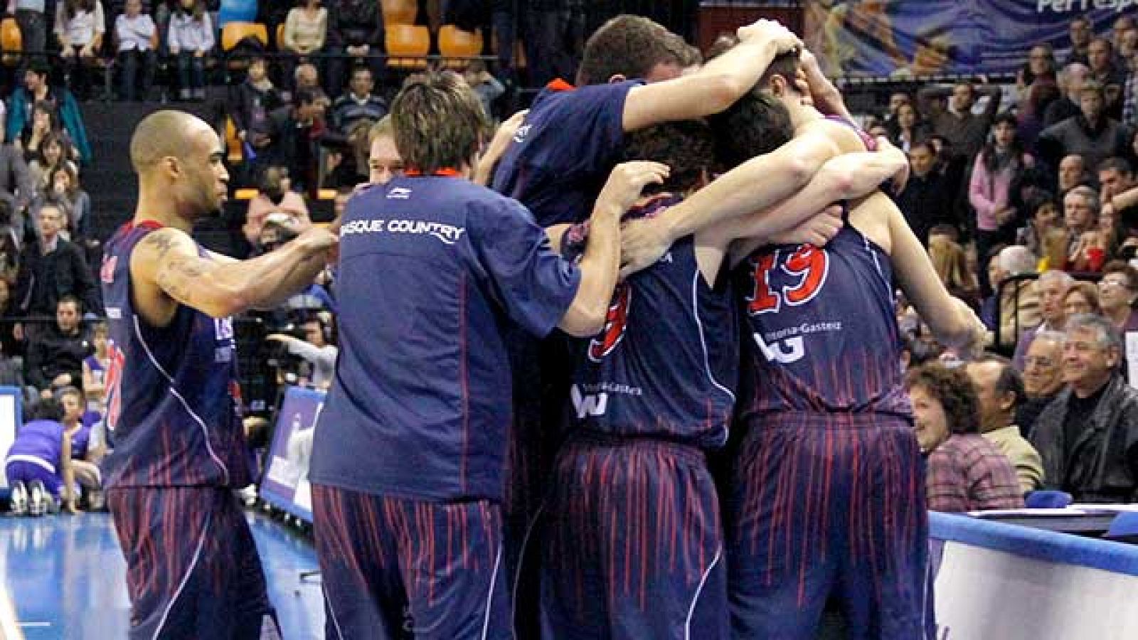 Caja Laboral 76-77 Menorca Básquet - Baloncesto en RTVE | Ver