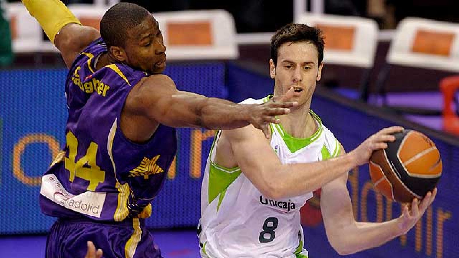 Blancos de Rueda 64-78 Unicaja - Baloncesto en RTVE | Ver