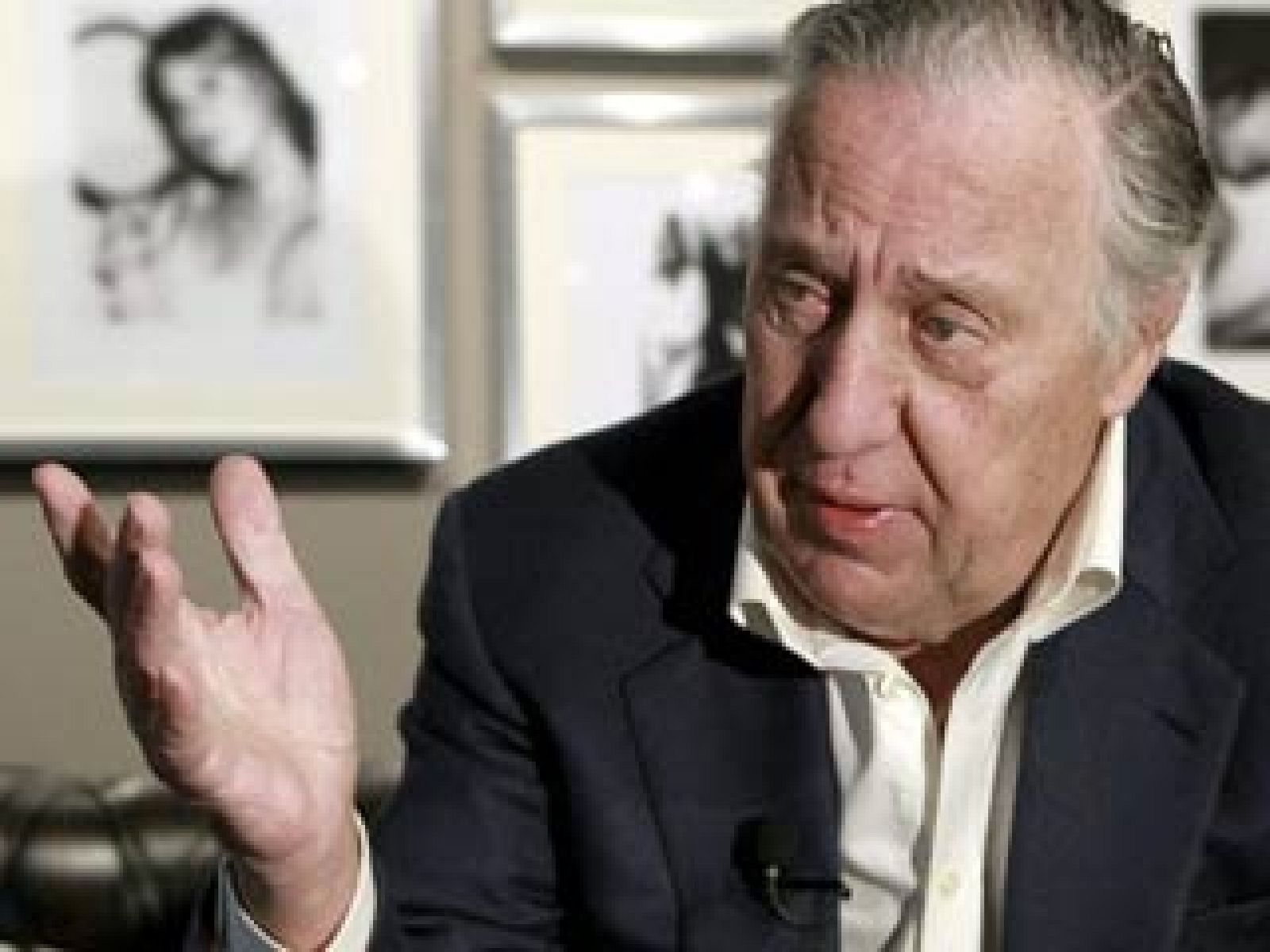 Página 2 - Entrevista: Frederick Forsyth