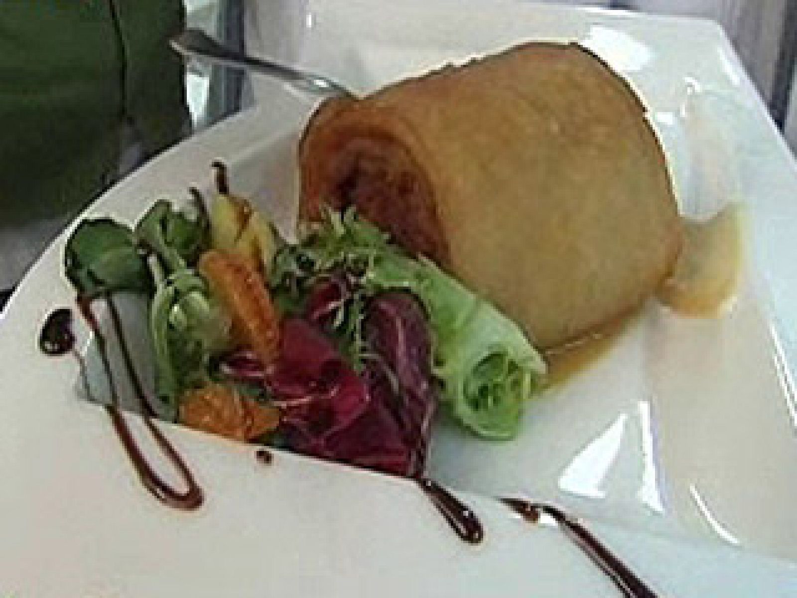 España Directo - Cochinillo confitado con manzana