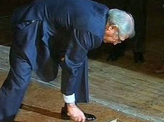 La 2 Noticias - El blues del autobús de los políticos, en La 2 Noticias