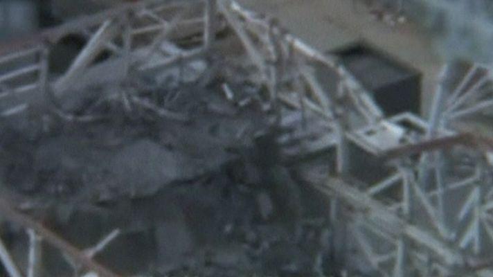 Telediario 1 - La tierra sigue temblando