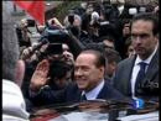 Telediario 1 - Berlusconi ante un tribunal
