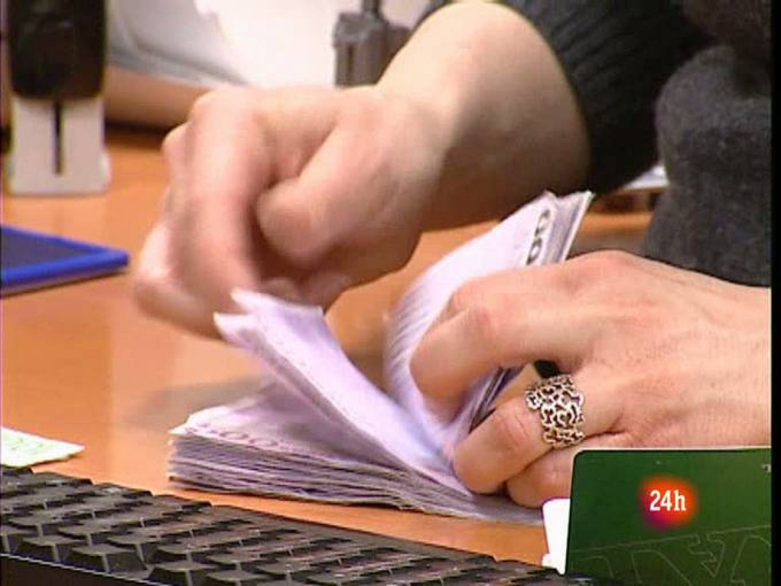 El superávit del Estado baja un 43% en los dos primeros meses del año | Ver