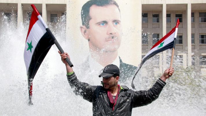  - Asad deja caer a su Gobierno para calmar las protestas