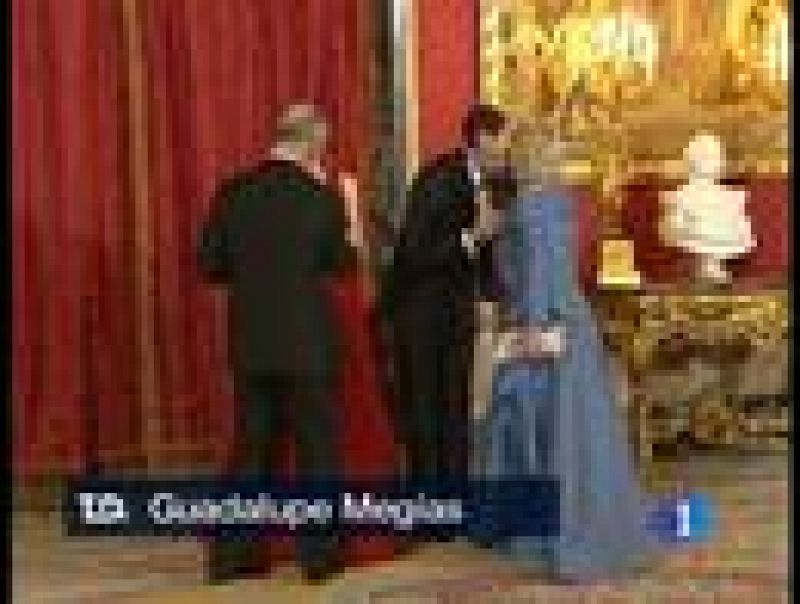 Cena de gala en el Palacio Real para homenajear al Príncipe de Gales y su esposa