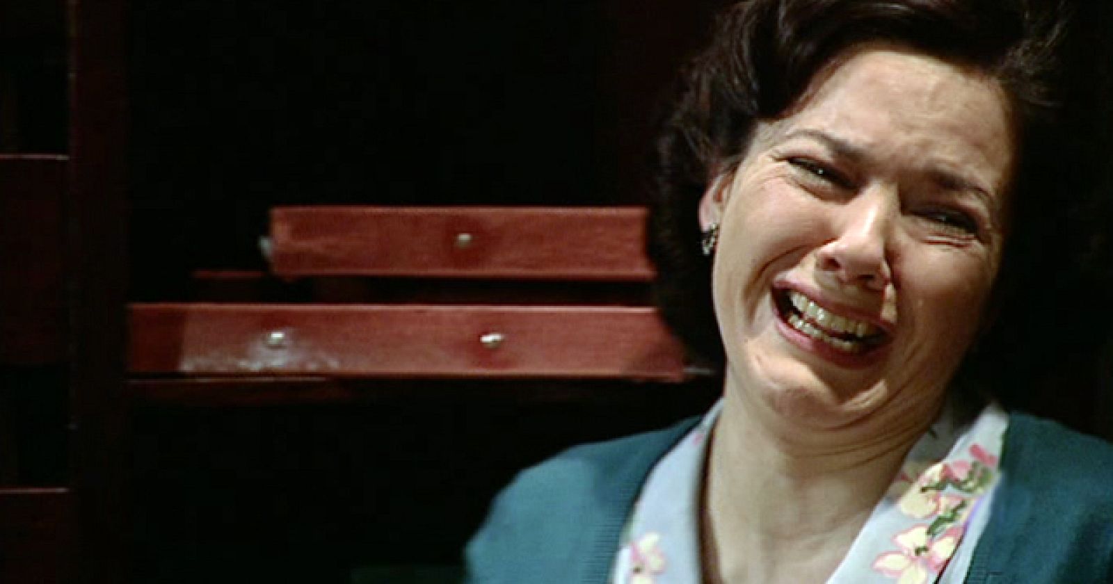 Amar - Benita sufre la traición de Joachim