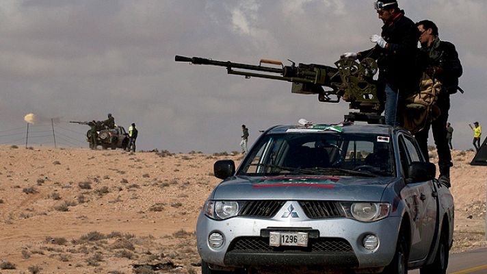 Telediario 1 - Telediario 2 en 4' - 31/04/11