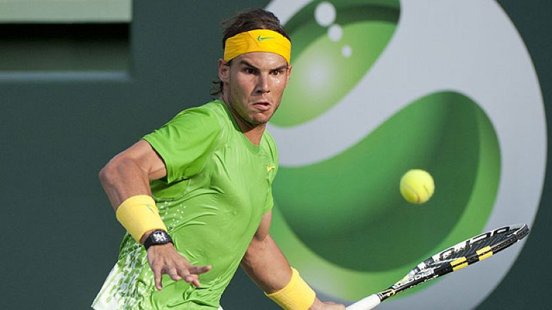 El tenista español Rafa Nadal ha cumplido con los pronósticos y se  ha clasificado para las semifinales del torneo de Miami, segundo  Masters 1.000 de la temporada, al doblegar en tres sets a Tomas  Berdych para citarse con Roger Federer en la antesa