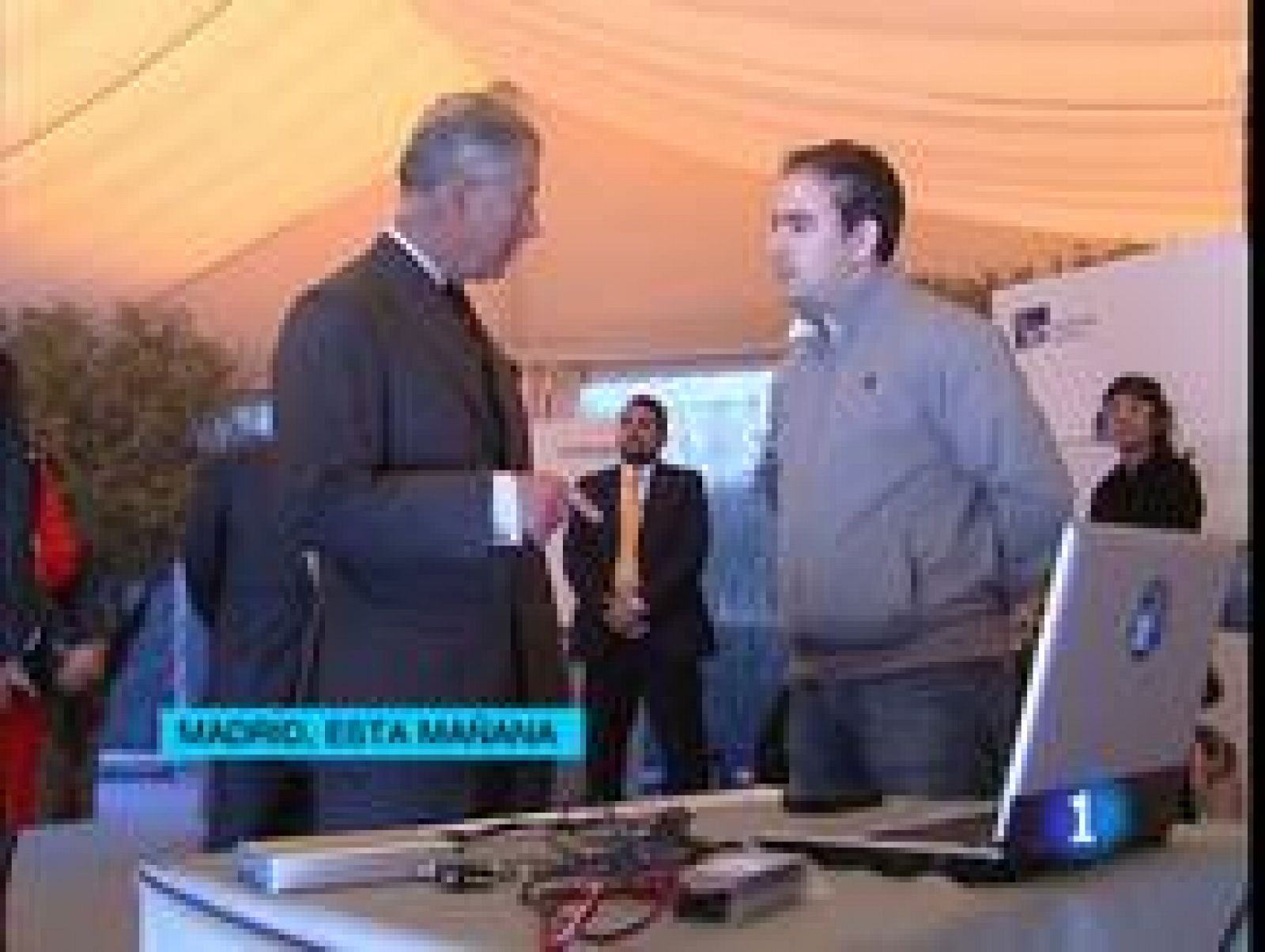 El príncipe Carlos de Inglaterra y su mujer Camila visitan Sevilla | Ver